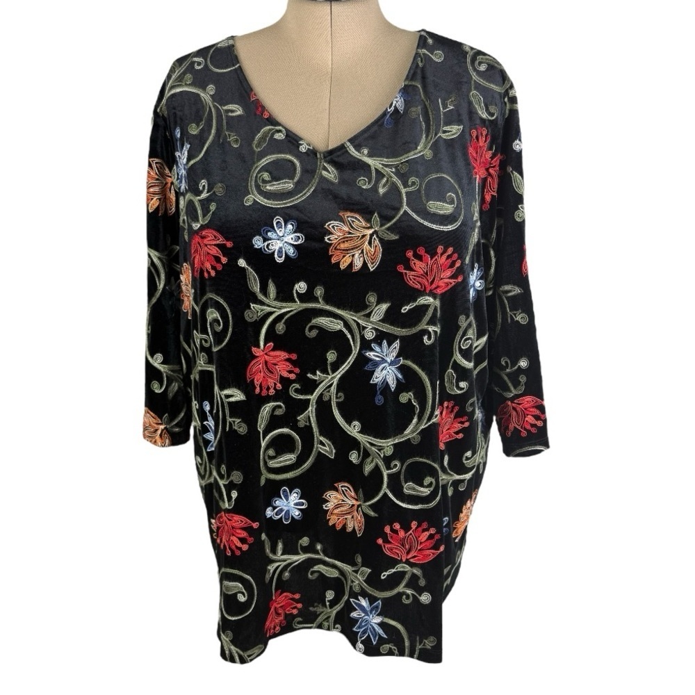 Catherine's Black Velour V-Neck Tunic‎ Size 3X Floral Embroidered Soft